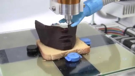 stampante 3d che stampa faccia